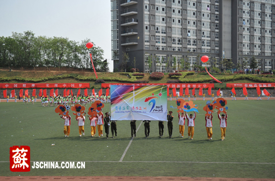 开幕式凸显亚青文化元素。